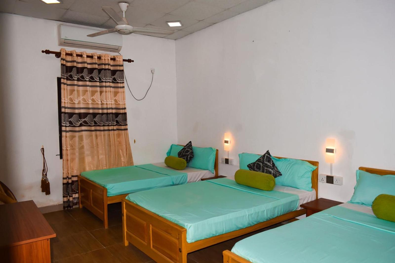 White Villa Hotel 亭可马里 外观 照片